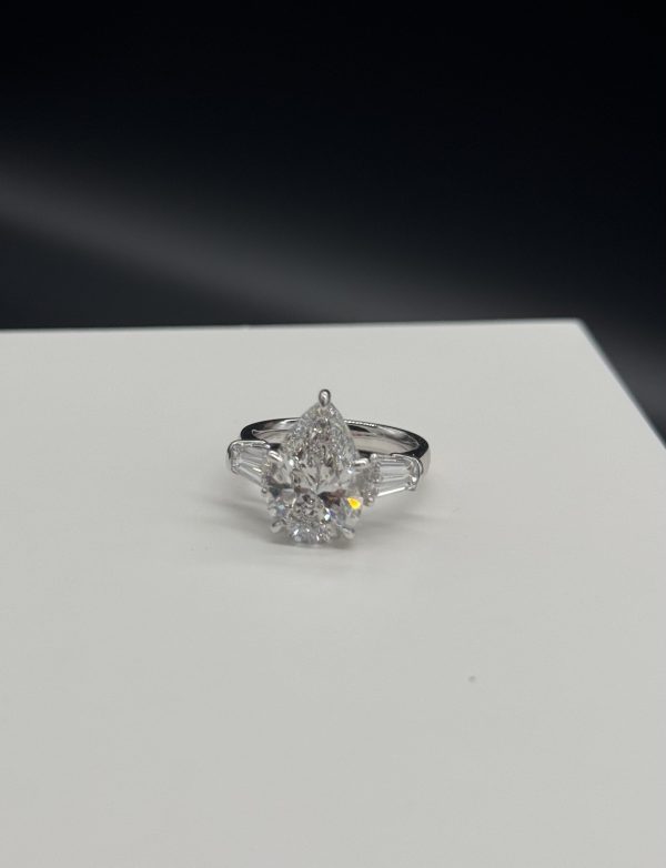 The Trinity Drop - Pearl Shape Three Stone Ring - Image 5